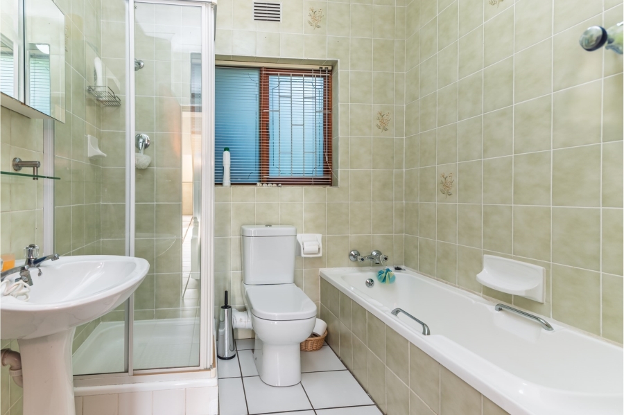 4 Bedroom Property for Sale in Fish Hoek Western Cape